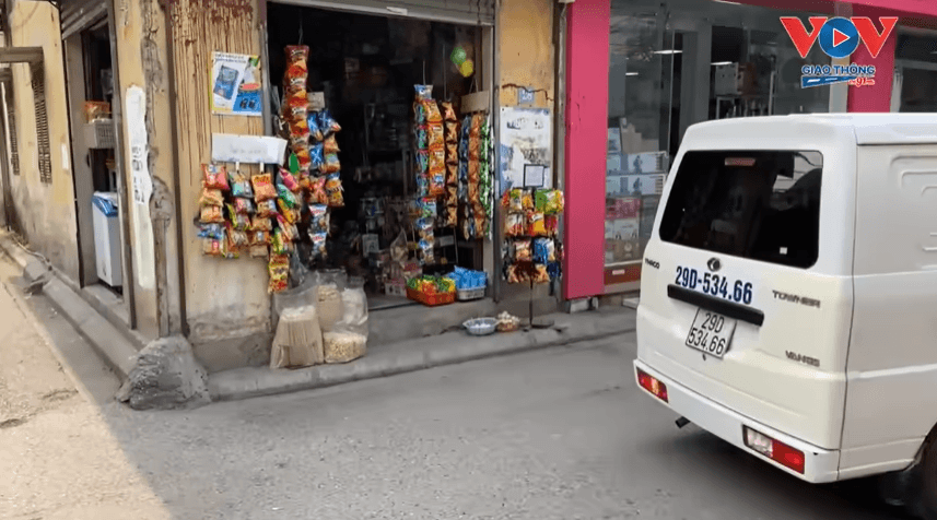 Đắp ụ bê tông để bảo vệ tường nhà